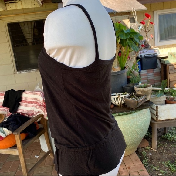 6 for$20♥️ Super cute black blouse with drawstring waist and Shell/bead details - Picture 3 of 10